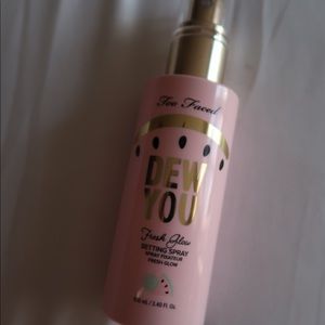 Too faced setting spray